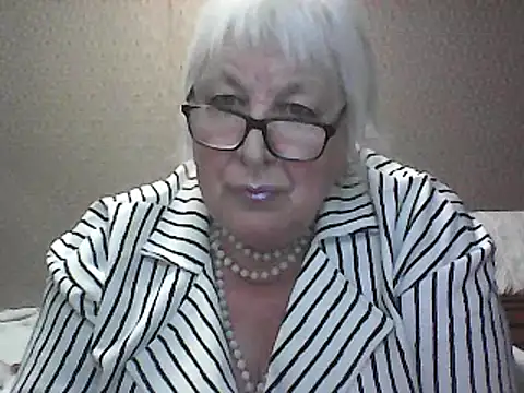Alexia64231 online show from September 16, 2025, 5:58 pm