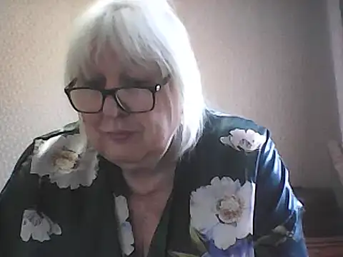 Snapshot of Alexia64231 chatting on February 4, 2026, 7:58 am Alexia64231 online show from February 4, 2026, 7:58 am