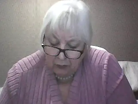 Alexia64231 online show from September 21, 2025, 3:11 am