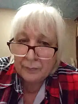 Alexia64231 online show from November 18, 2025, 7:28 pm