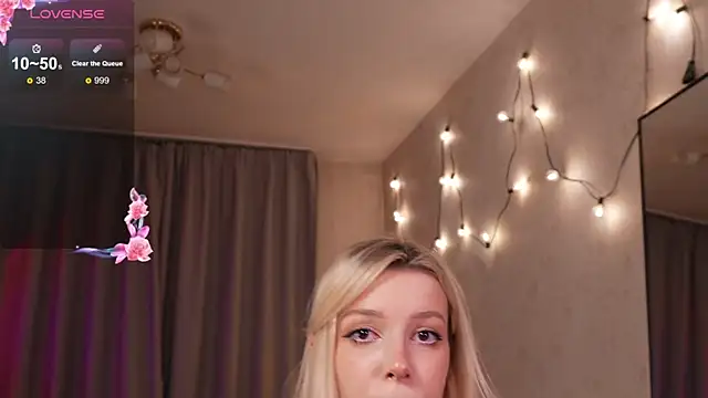 peachii meow online show from March 16, 2026, 6:10 pm