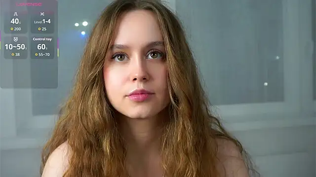 SusannaScholler online show from December 3, 2025, 9:58 pm