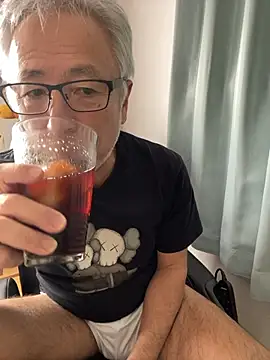 gholly2007 online show from November 5, 2025, 2:14 am