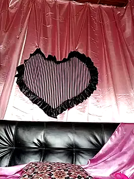 oxxy jean online show from December 3, 2025, 6:07 pm