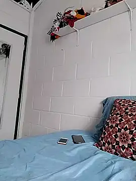 oxxy jean online show from April 25, 2026, 1:14 pm