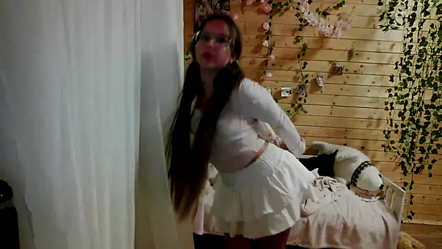 GabrielleCat  online show from October 6, 2025, 4:52 pm