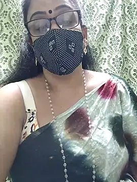 sweet-lotus online show from October 13, 2025, 4:08 pm