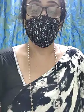 sweet-lotus online show from April 16, 2026, 9:39 pm