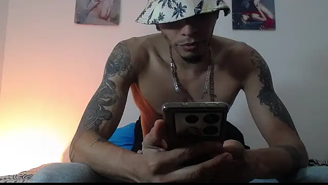 Daniel laverde online show from October 26, 2025, 3:07 am