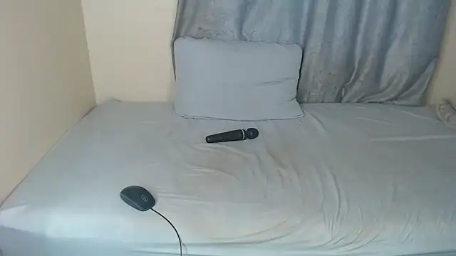 Snapshot of JuicyAdiction chatting on December 17, 2025, 9:58 am JuicyAdiction online show from December 17, 2025, 9:58 am