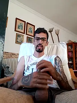 Ju4nyros4 online show from September 10, 2025, 4:50 pm