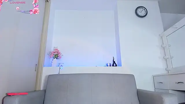 Snapshot of Alykass chatting on December 21, 2025, 2:08 pm Alykass online show from December 21, 2025, 2:08 pm