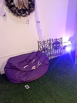 VioletaBliss1 online show from October 8, 2025, 12:07 pm