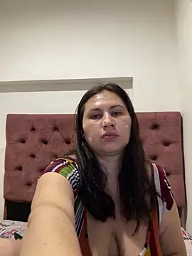Snapshot of victoriadaniela chatting on December 3, 2025, 2:45 am victoriadaniela online show from December 3, 2025, 2:45 am