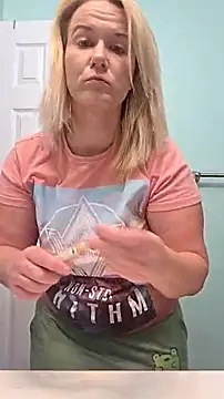 RhondaRump online show from November 14, 2025, 4:43 pm