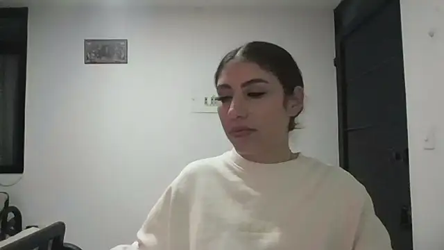 Snapshot of AriaBliss- chatting on June 12, 2026, 2:42 am AriaBliss- online show from June 12, 2026, 2:42 am