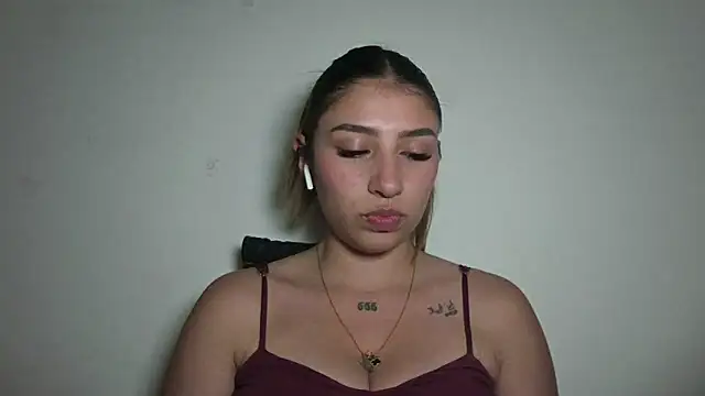 Snapshot of AriaBliss- chatting on May 18, 2026, 8:46 pm AriaBliss- online show from May 18, 2026, 8:46 pm