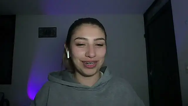 Snapshot of AriaBliss- chatting on May 30, 2026, 7:04 am AriaBliss- online show from May 30, 2026, 7:04 am