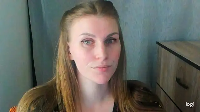 JuliaMuuun online show from June 13, 2026, 9:02 pm
