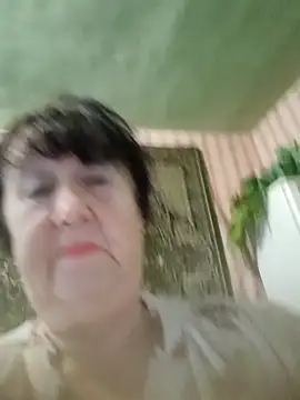 CrystalLime6411 online show from October 10, 2025, 1:34 pm