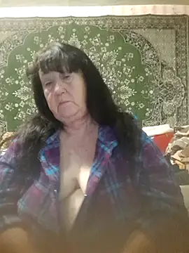 CrystalLime6411 online show from October 13, 2025, 8:21 pm