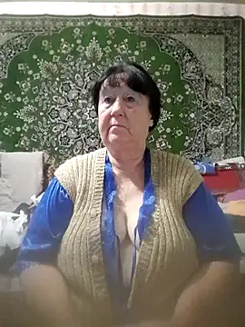 CrystalLime6411 online show from September 18, 2025, 6:05 am