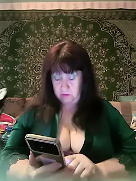 CrystalLime6411 online show from April 13, 2026, 9:13 am