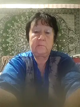 CrystalLime6411 online show from September 17, 2025, 5:48 pm