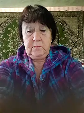 CrystalLime6411 online show from September 25, 2025, 6:19 am