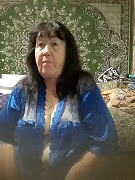 CrystalLime6411 online show from October 24, 2025, 8:30 pm