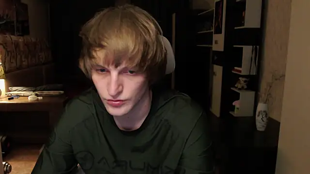 Playersuperstar online show from April 12, 2026, 8:23 pm