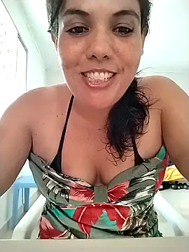 Bellapotencia1985 online show from March 4, 2026, 10:45 am