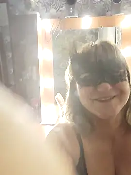 AliceGold5231 online show from October 13, 2025, 7:26 pm