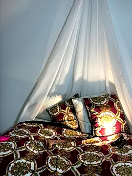 Amyraa  online show from November 9, 2025, 1:26 pm