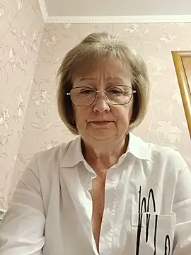 Snapshot of AlikaSwan5821 chatting on May 24, 2026, 1:33 pm AlikaSwan5821 online show from May 24, 2026, 1:33 pm