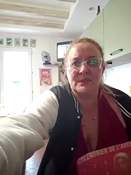 Misspapillon1840 online show from December 2, 2025, 2:19 pm