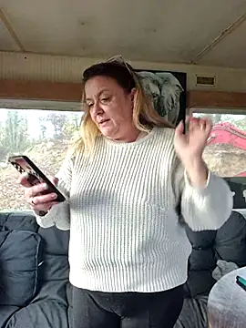 Misspapillon1840 online show from November 16, 2025, 8:52 am