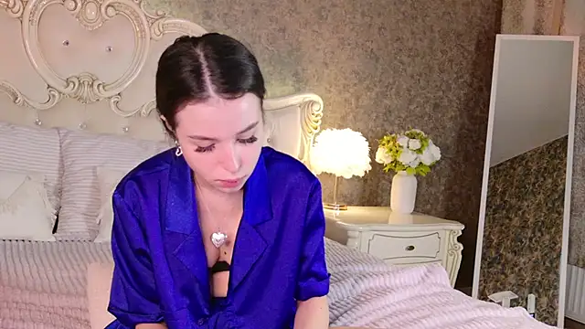 LANA MILANO online show from November 22, 2025, 11:09 am