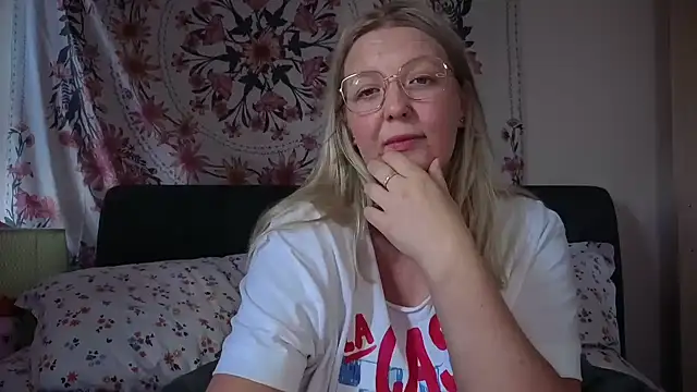 Snapshot of Daisyxoxo_ chatting on June 27, 2026, 8:31 am Daisyxoxo online show from June 27, 2026, 8:31 am
