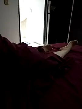 Hot bella28 online show from September 29, 2025, 12:50 am