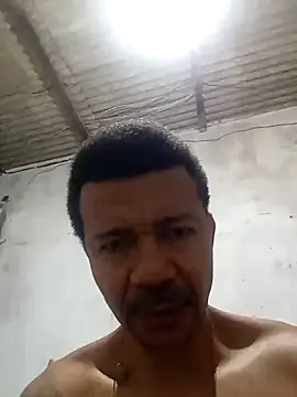 Snapshot of moreno25centimetro chatting on June 6, 2026, 11:04 am moreno25centimetro online show from June 6, 2026, 11:04 am