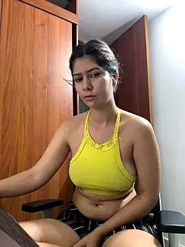 Snapshot of miss_silvia chatting on November 6, 2025, 12:14 am miss silvia online show from November 6, 2025, 12:14 am