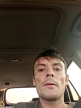 Snapshot of RichardW chatting on October 2, 2025, 11:08 pm RichardW online show from October 2, 2025, 11:08 pm