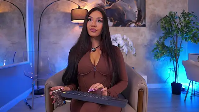 NinaSolenne online show from May 18, 2026, 9:03 am