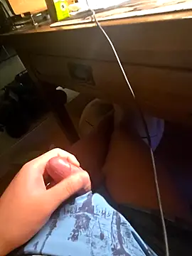 Snapshot of renhedhr chatting on November 18, 2025, 4:32 pm renhedhr online show from November 18, 2025, 4:32 pm