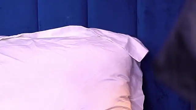 MillaSerene online show from October 22, 2025, 4:34 am