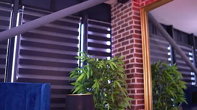 MillaSerene online show from October 10, 2025, 6:36 am