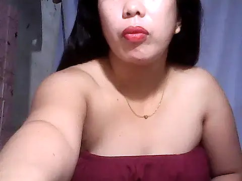 Snapshot of pinaysinglemommm chatting on July 7, 2026, 9:18 pm pinaysinglemommm online show from July 7, 2026, 9:18 pm