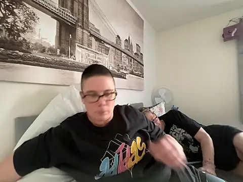 voluptuous-minx online show from February 27, 2026, 5:24 pm