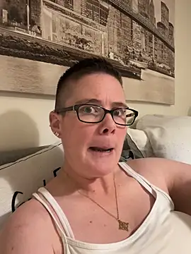 voluptuous-minx online show from December 16, 2025, 4:55 pm